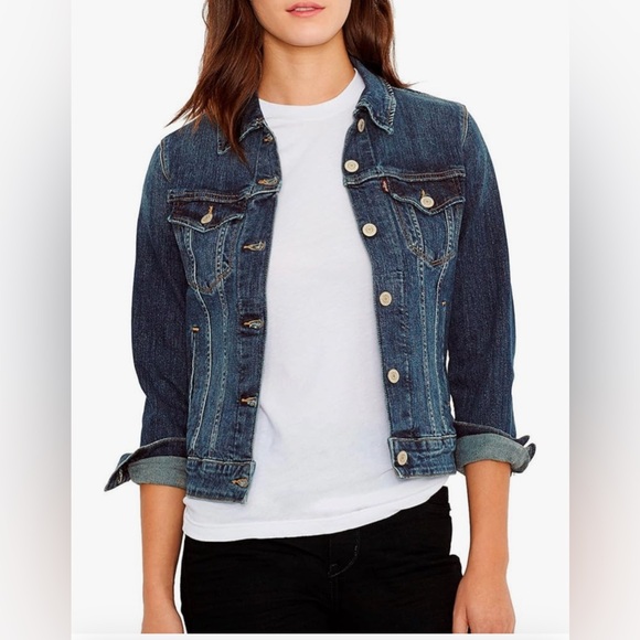 Levi's Jackets & Blazers - Levi's women's jean Trucker Jacket L